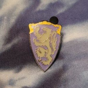 3/$20 Disney Fantasyland Lion Coat Of Arms Pin